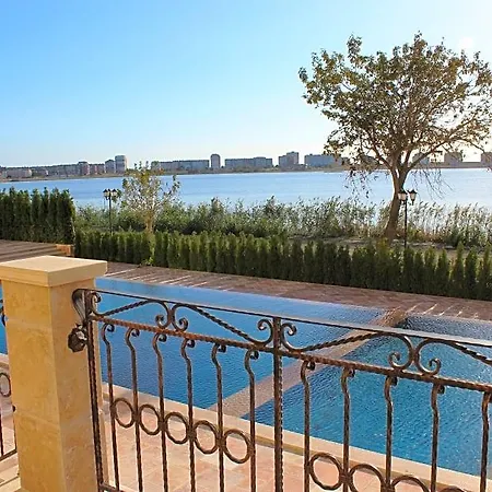 فندق Gardenia Palace بوموري