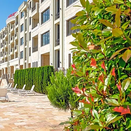 فندق Gardenia Palace بوموري